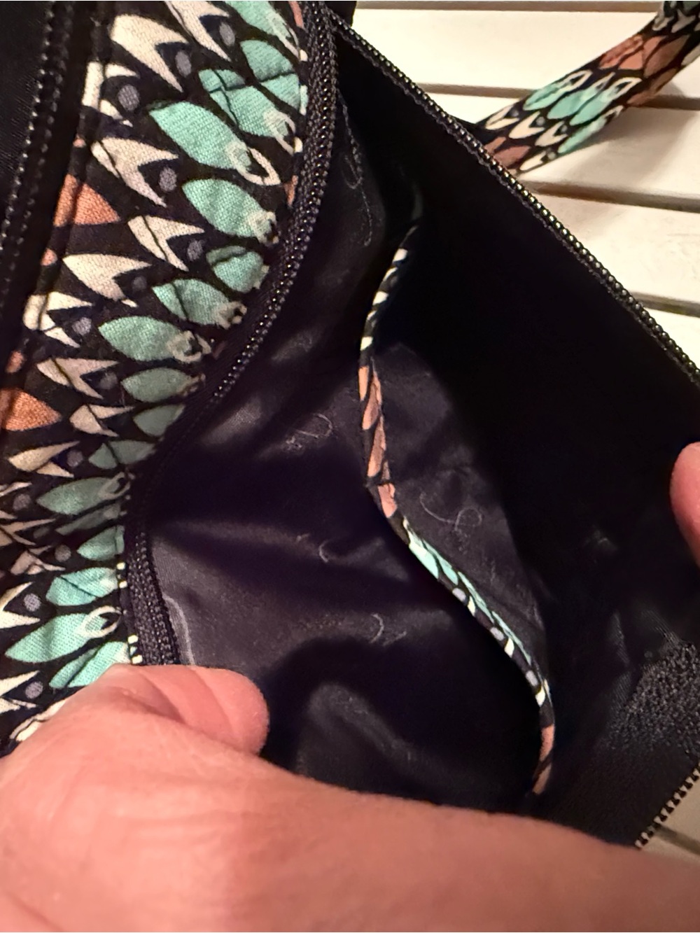 Vera Bradley Retired Sierra Stream Crossbody Handbag EUC - Picture 6 of 9
